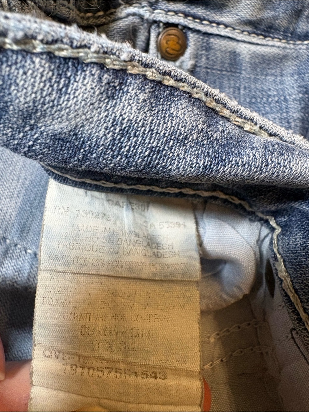 Wrangler Light Blue Denim Jeans with Branded Rivet - Picture 5 of 9